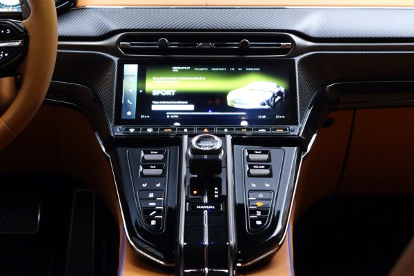 b068f6ed-4284-4103-abd0-7b6c44e04d3c