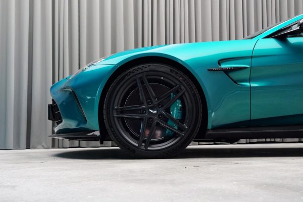 eb8e708c-e3c1-4766-a810-b1332a4b7955-1